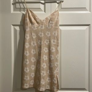 Spring floral mini dress. Size 6 princess polly.